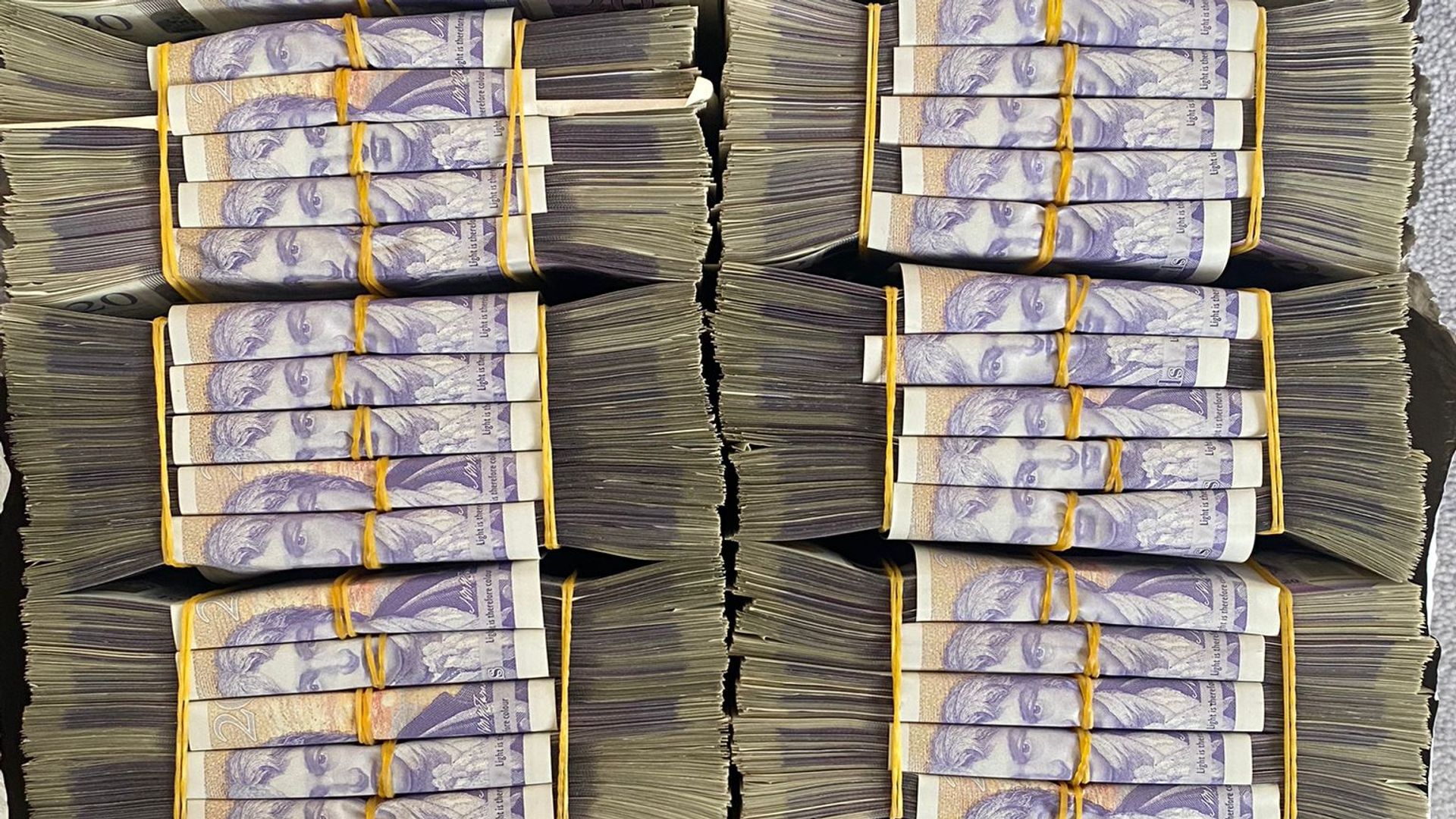 Money laundering gang who exploited Ukraine war jailed after being caught with £190,000 in cash