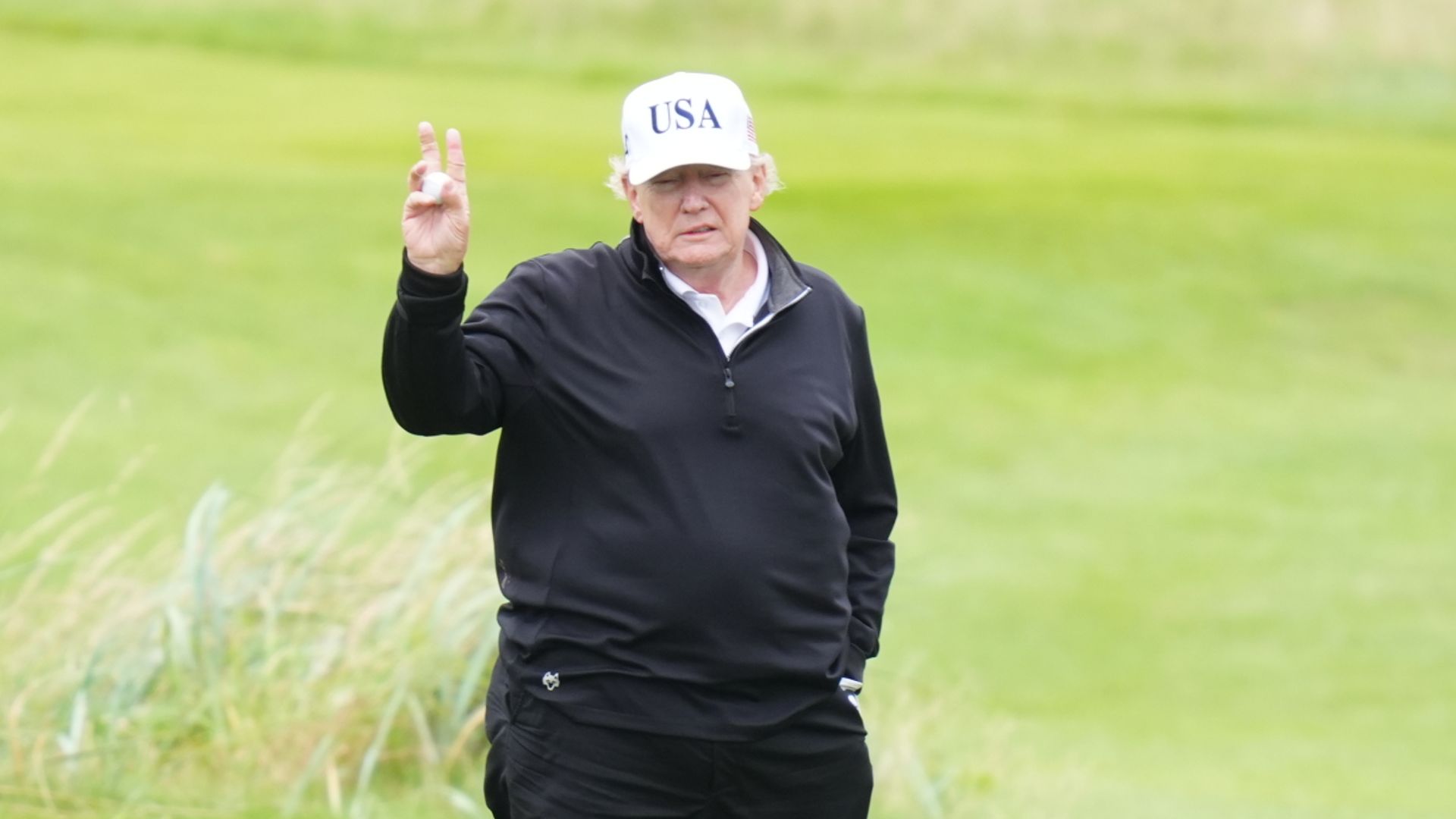 Trump gives his view on chances of US-EU trade deal – while on the golf course