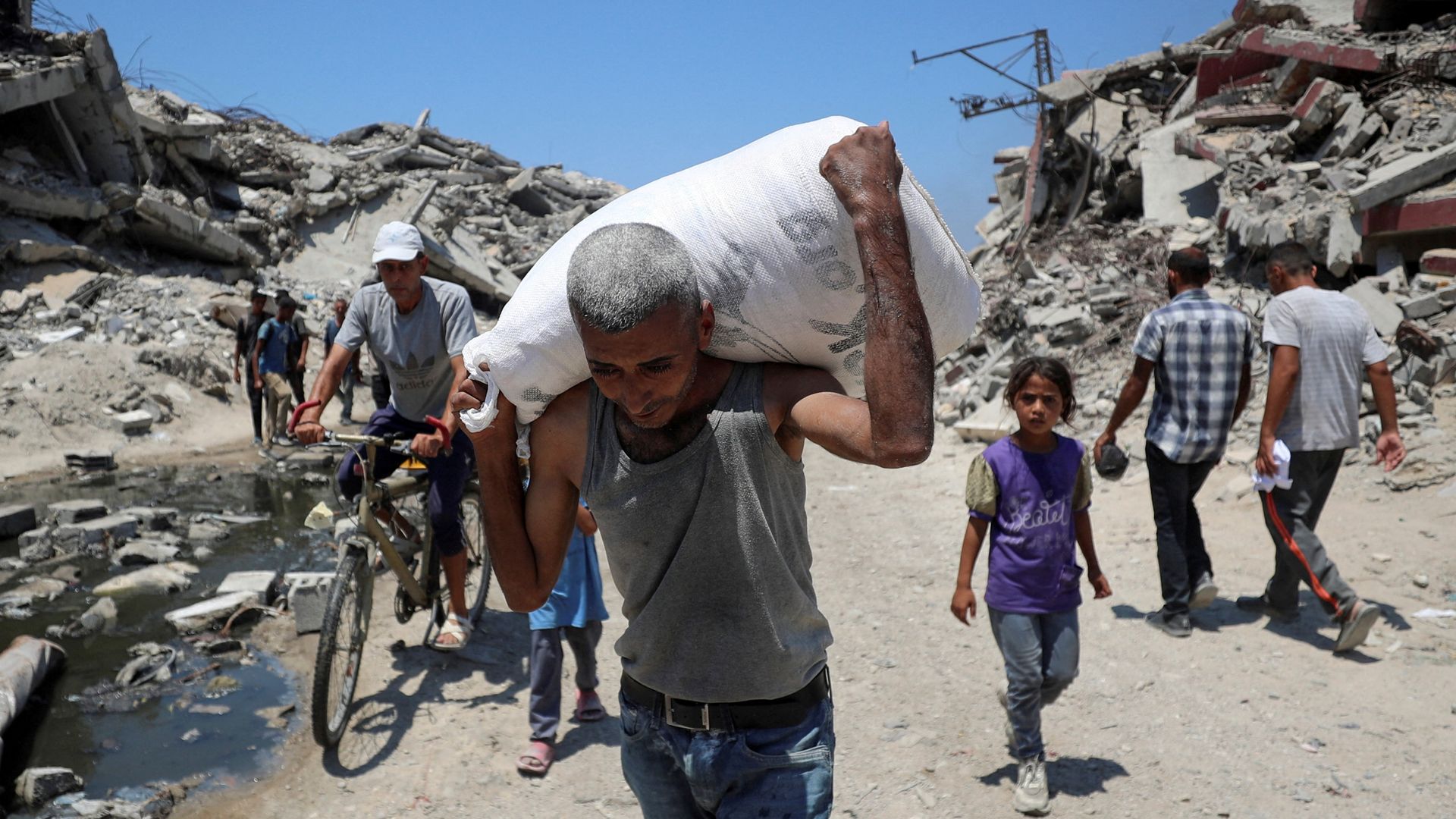 ‘Vast amounts of aid needed to stave off catastrophic health crisis in Gaza,’ UN warns