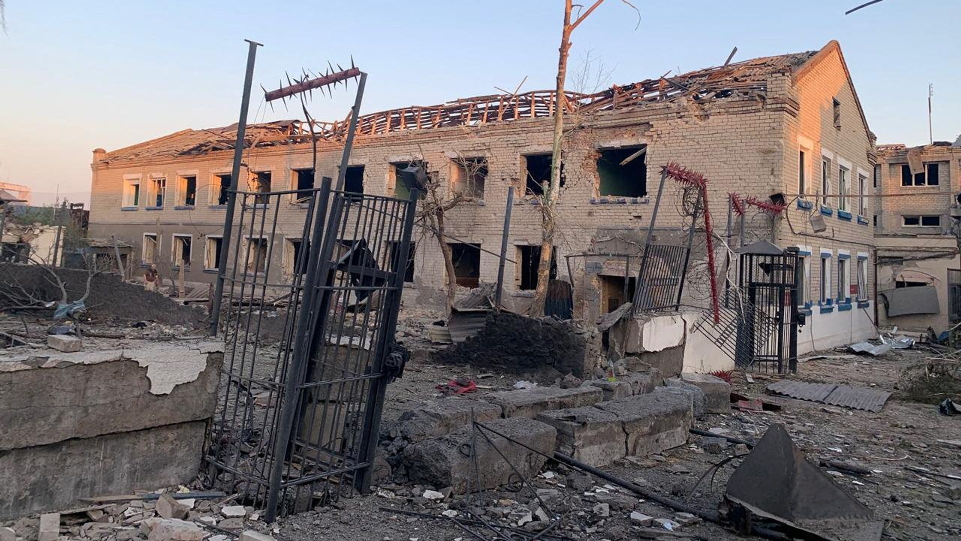 Russian strike on Ukrainian prison kills 17 people and injures more than 80