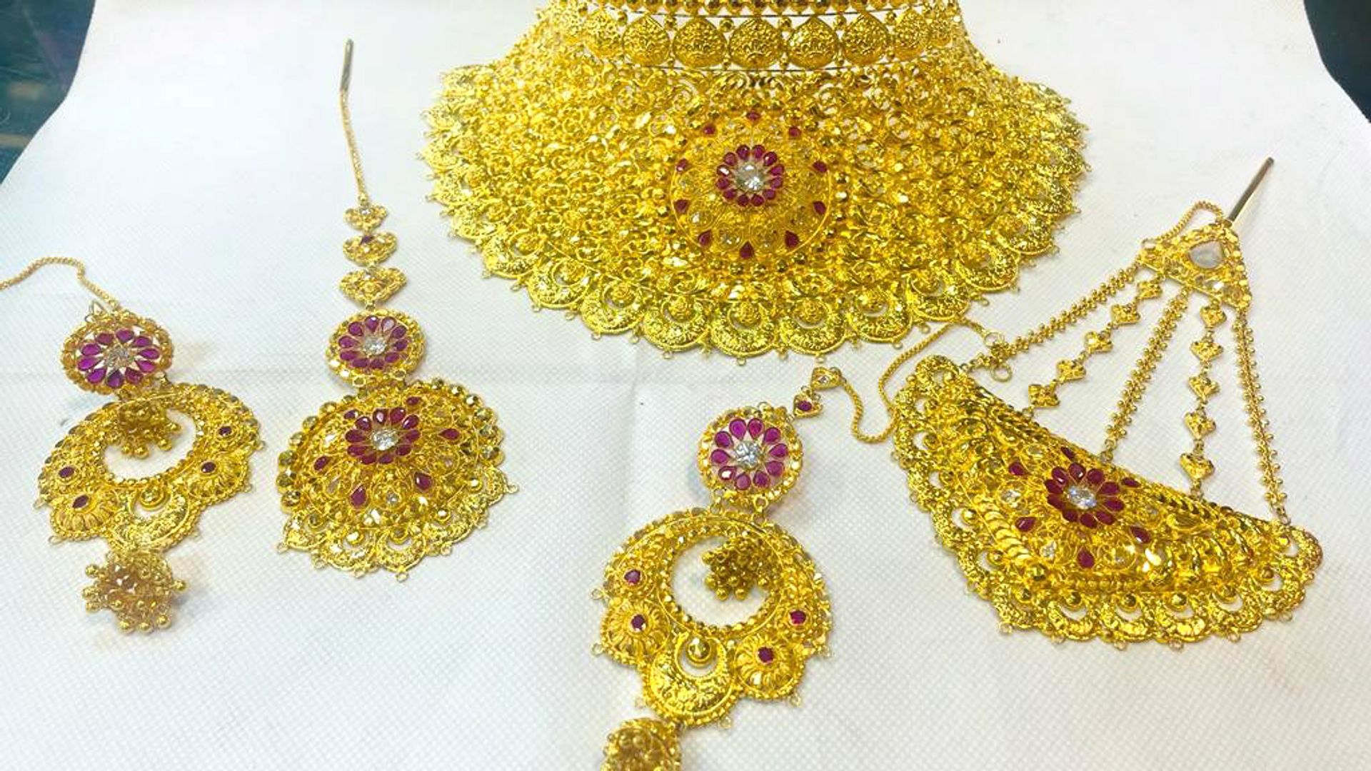£500,000 worth of gold stolen from London home