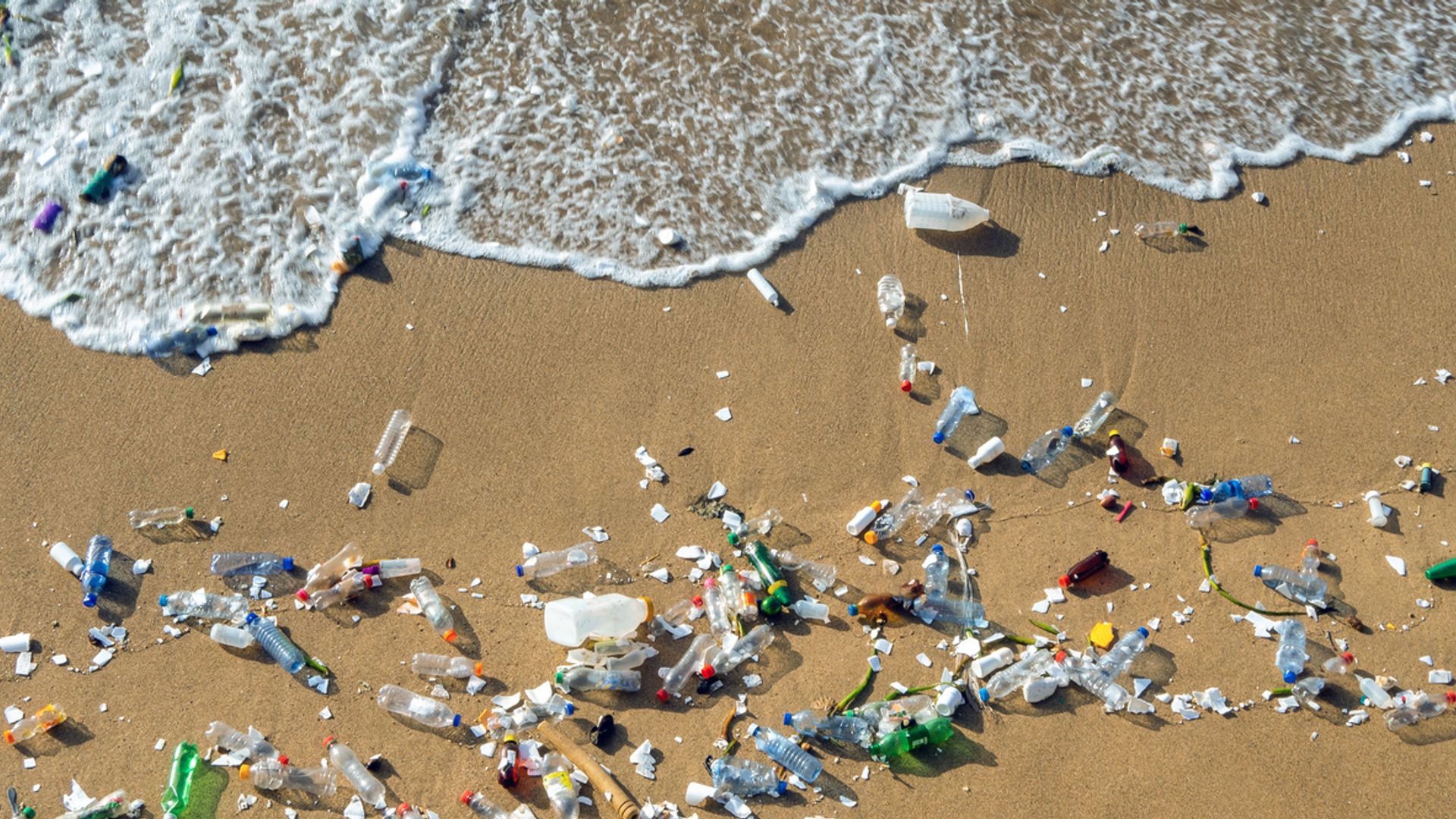 ‘It’s a David and Goliath battle’: Talks over pivotal plastics deal reach crucial stage